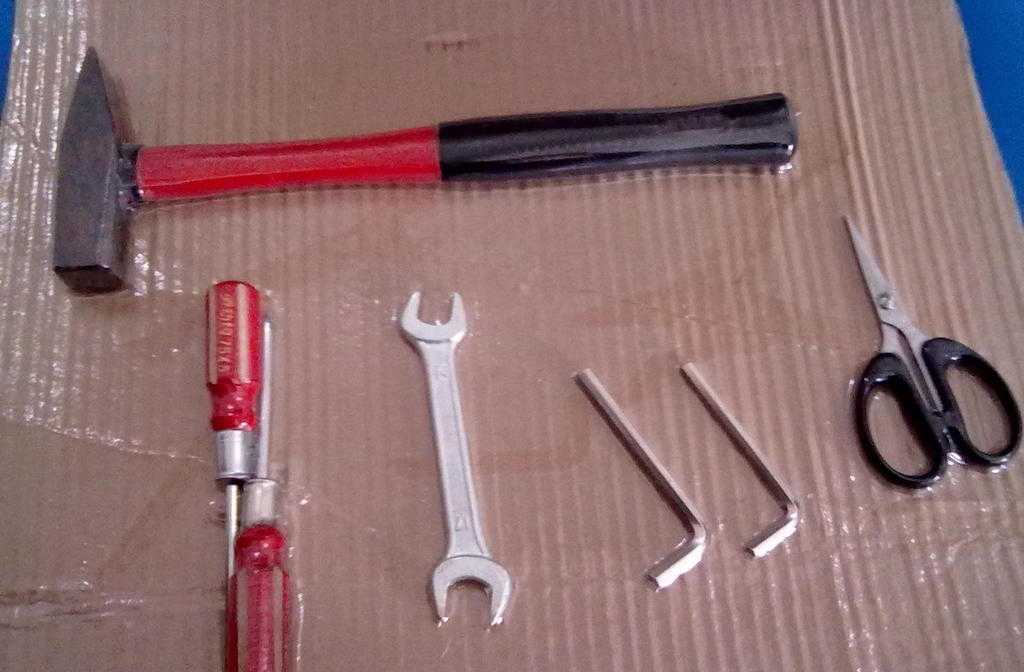 五金產(chǎn)品包裝機(jī)的革新與應(yīng)用 高效、環(huán)保的紙卡包裝方案