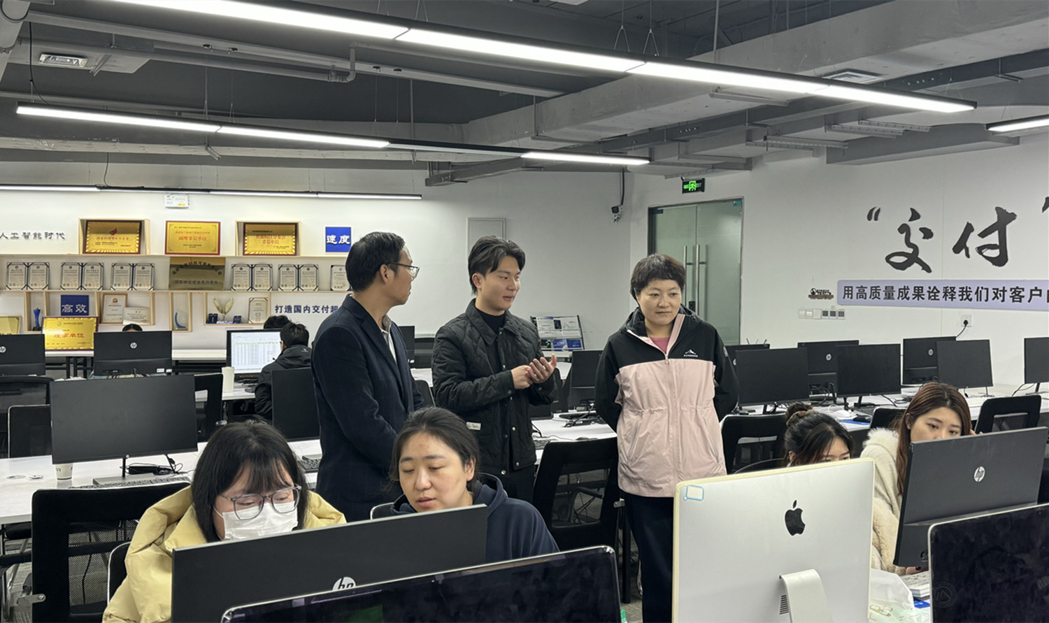 計算機與軟件工程學院深入開展訪企拓崗活動，助力數字內容制作服務行業人才培養